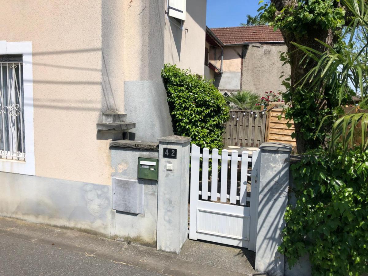 Petite Maison Avec Terrasse Jurançon Esterno foto