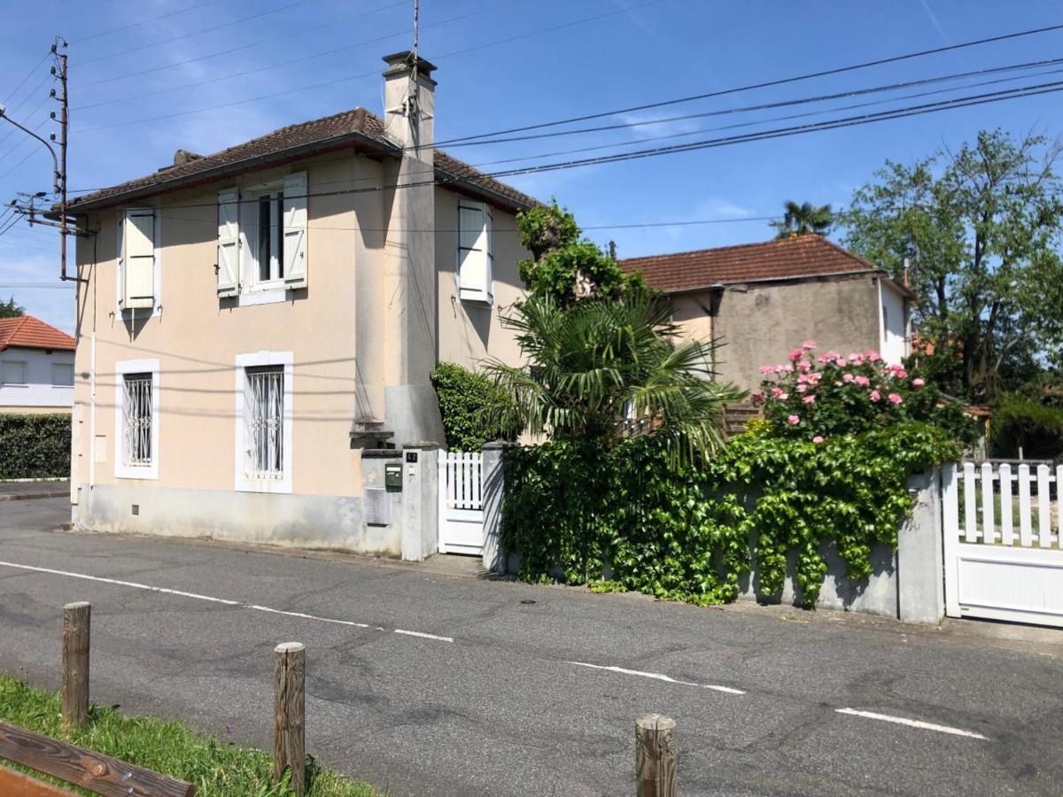 Petite Maison Avec Terrasse Jurançon Esterno foto